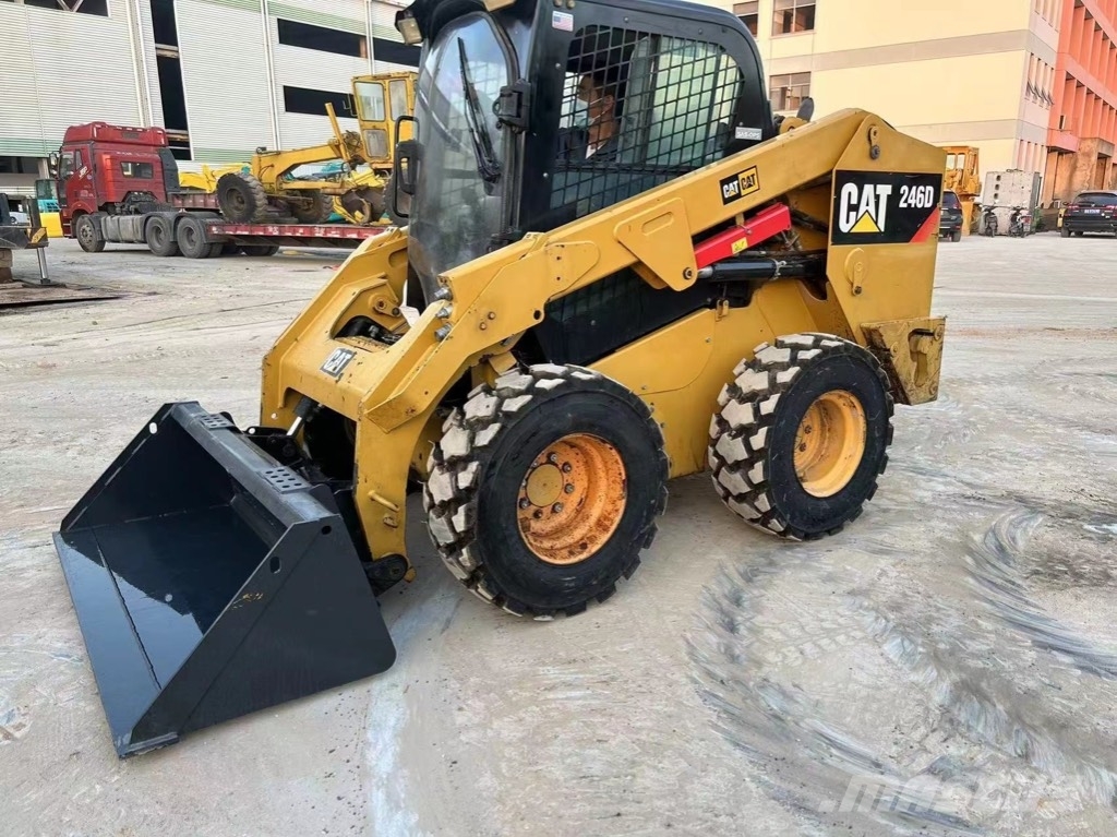 CAT 246 D Φορτωτάκια