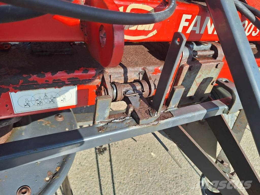 Vicon FANEX 903 耙與翻草機