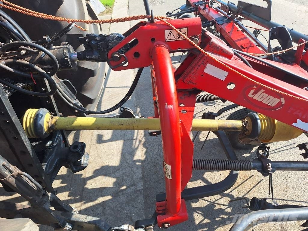 Vicon FANEX 903 耙與翻草機