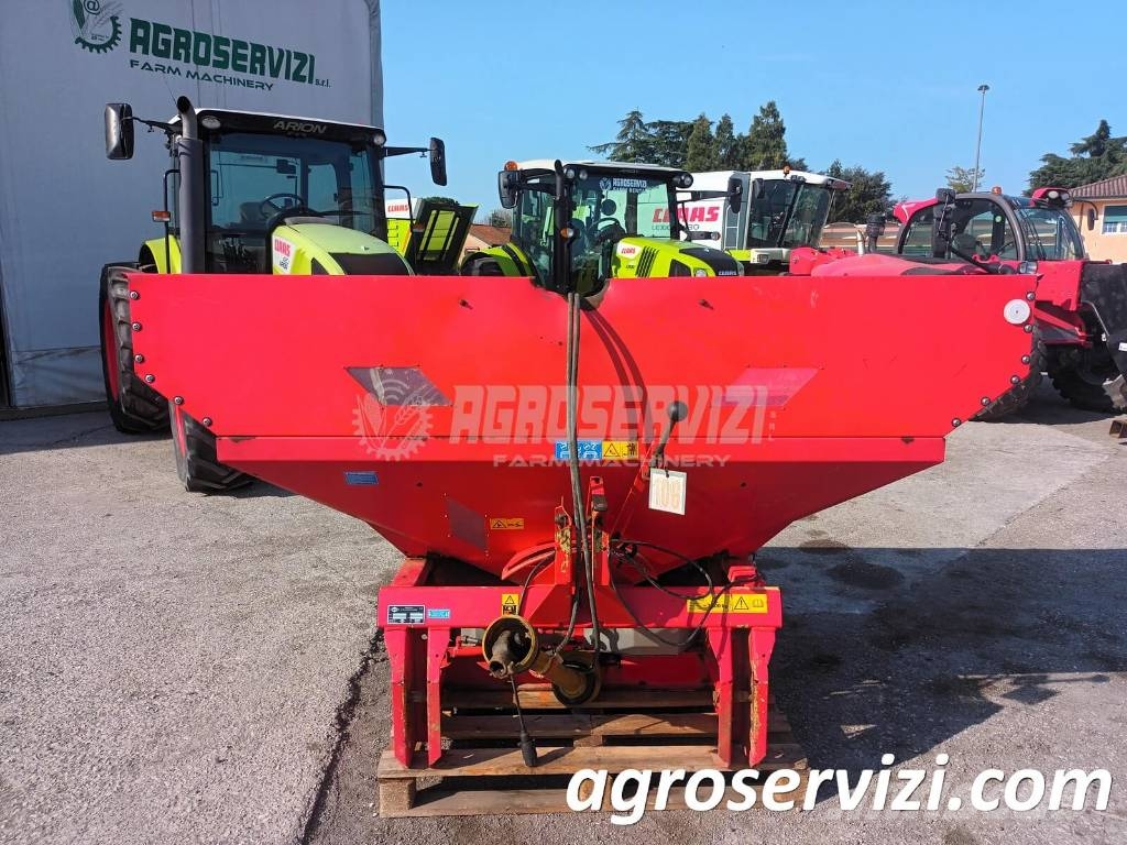Kuhn MDS 735 Împrastierea mineralelor