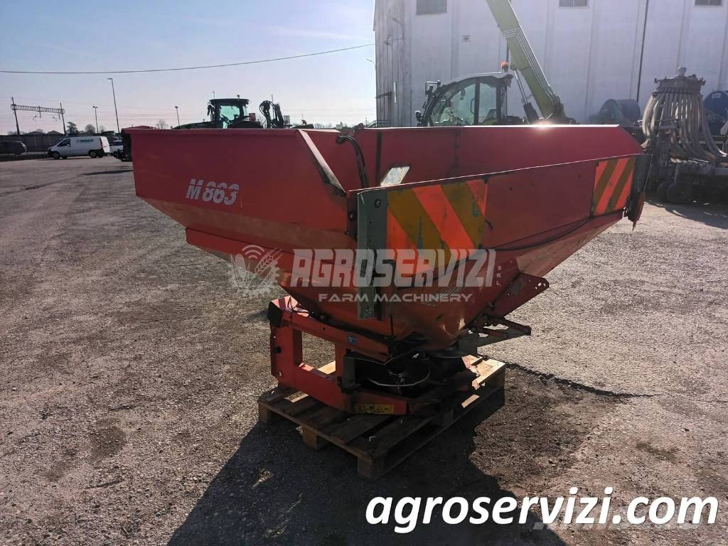 Kuhn MDS 735 Împrastierea mineralelor