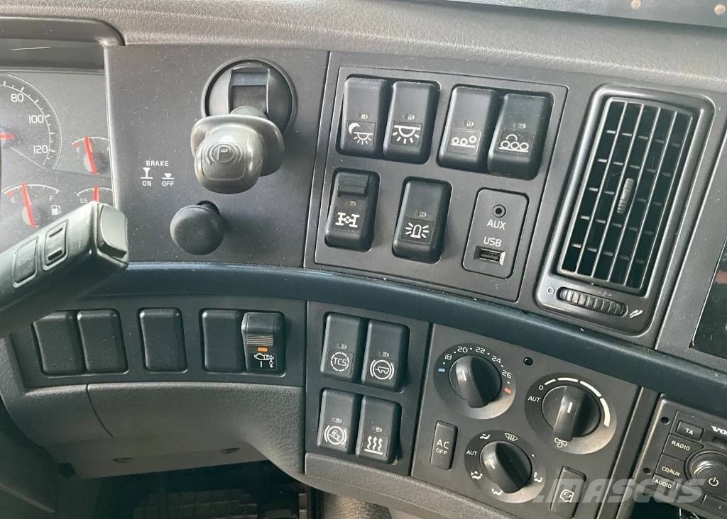 Volvo FH 起重车