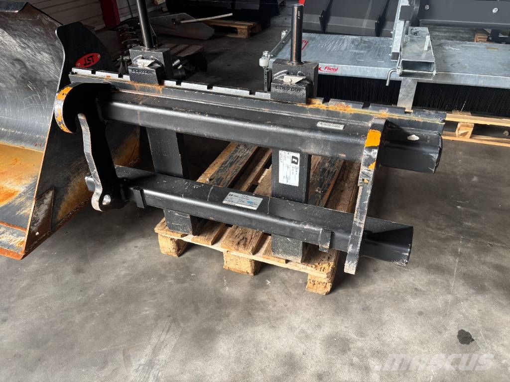 Ålö PALLEGAFLER 3500KG Lille Volvo Ålö  Pallegafler Lille Volvo skifte - L 30.120*120 Ön yükleyici atasmanlar