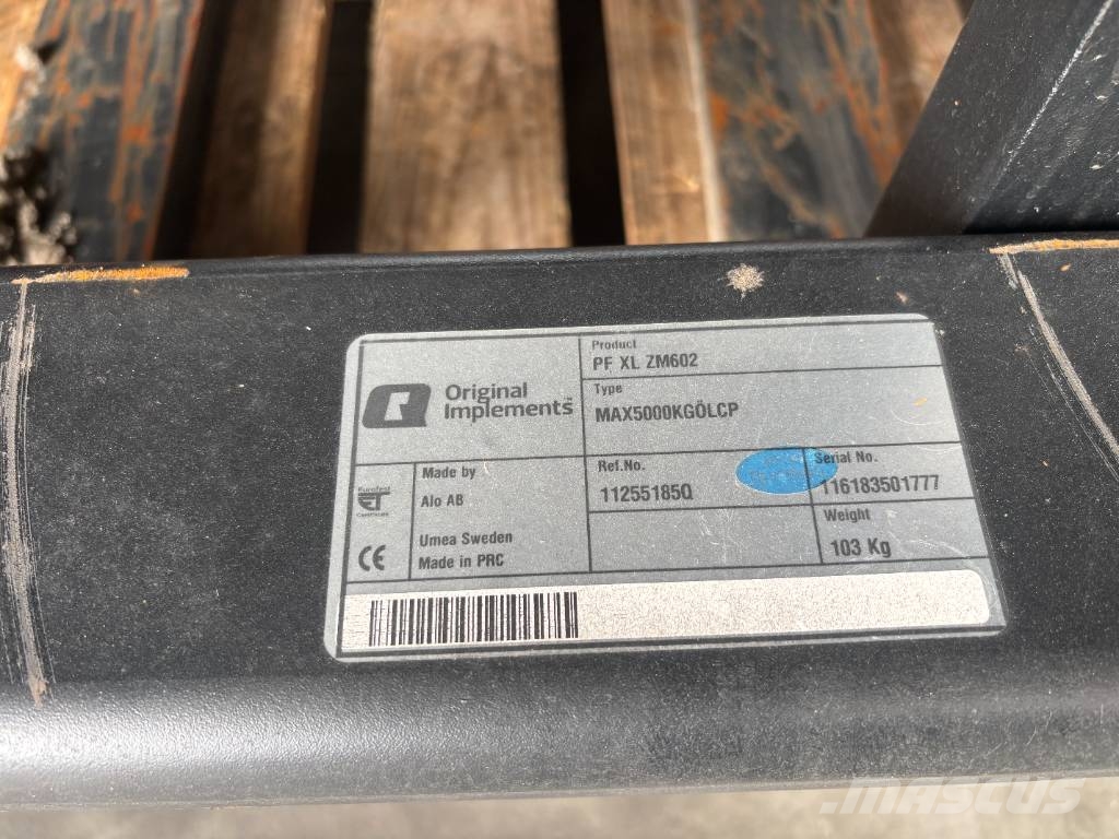 Ålö PALLEGAFLER 3500KG Lille Volvo Ålö  Pallegafler Lille Volvo skifte - L 30.120*120 Ön yükleyici atasmanlar