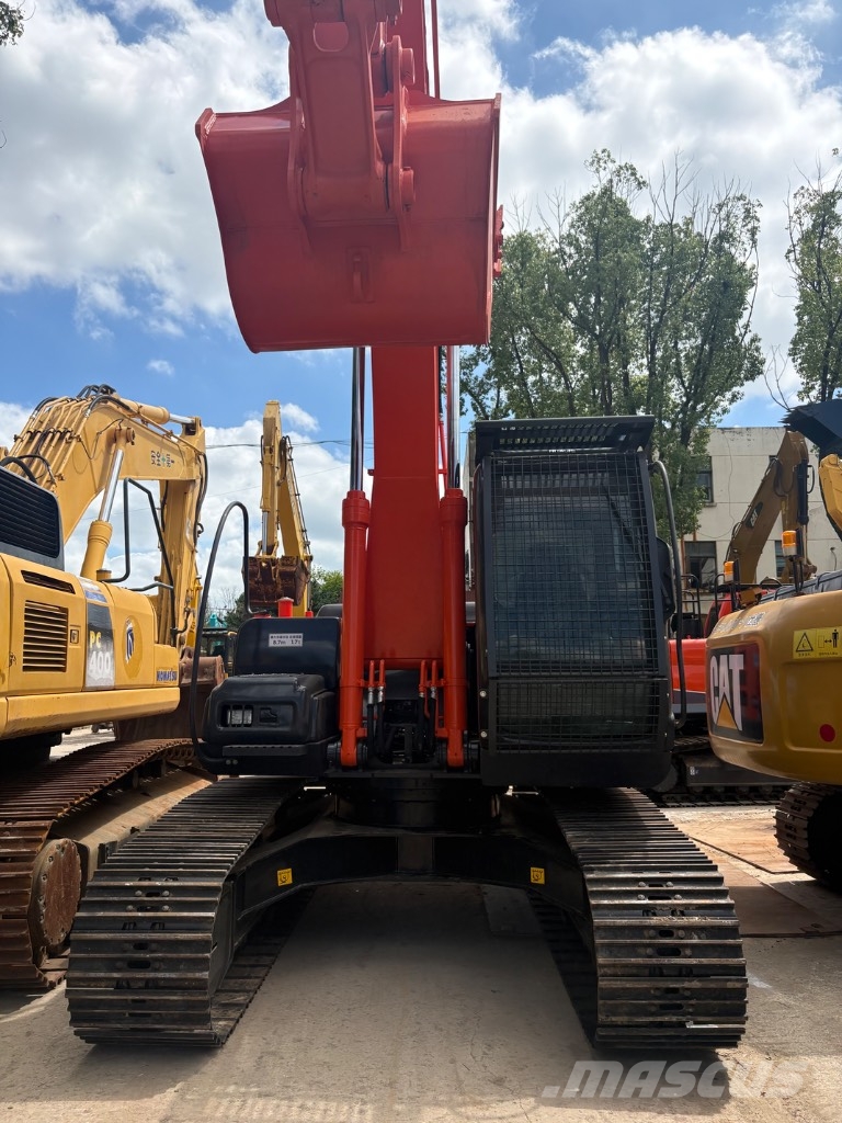 Hitachi ZX 200 Εκσκαφείς με ερπύστριες