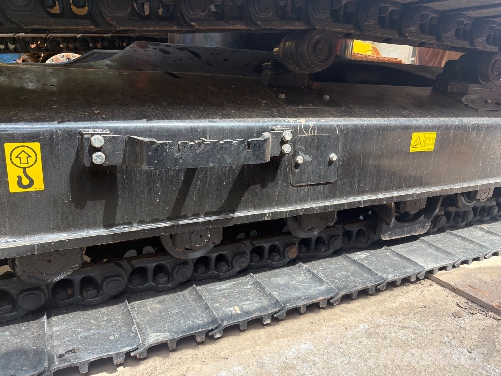 Hitachi ZX 200 Εκσκαφείς με ερπύστριες