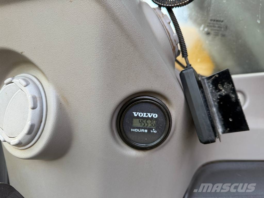 Volvo ECR 235 E Roomikekskavaatorid