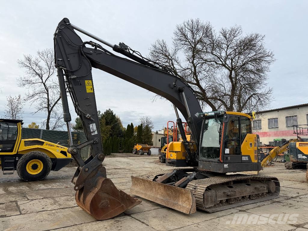Volvo ECR 235 E Roomikekskavaatorid