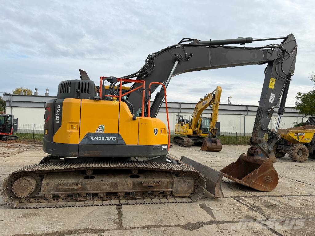 Volvo ECR 235 E Roomikekskavaatorid