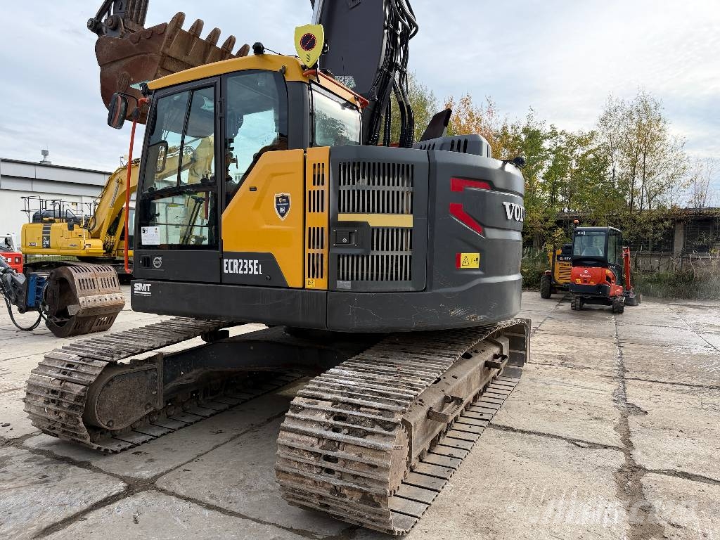 Volvo ECR 235 E Roomikekskavaatorid