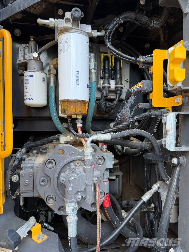 Volvo ECR 235 E Roomikekskavaatorid