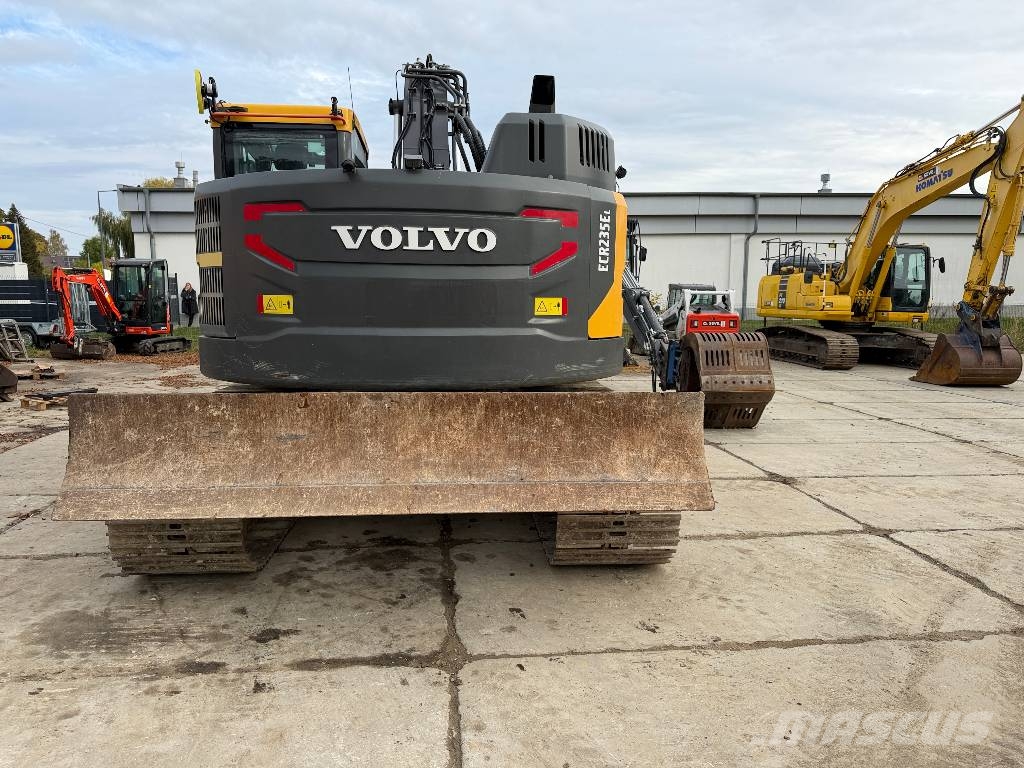 Volvo ECR 235 E Roomikekskavaatorid