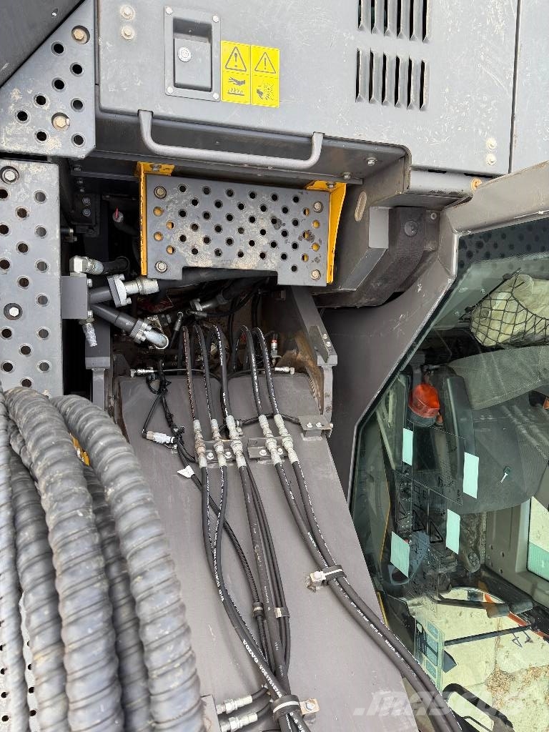 Volvo ECR 235 E Roomikekskavaatorid