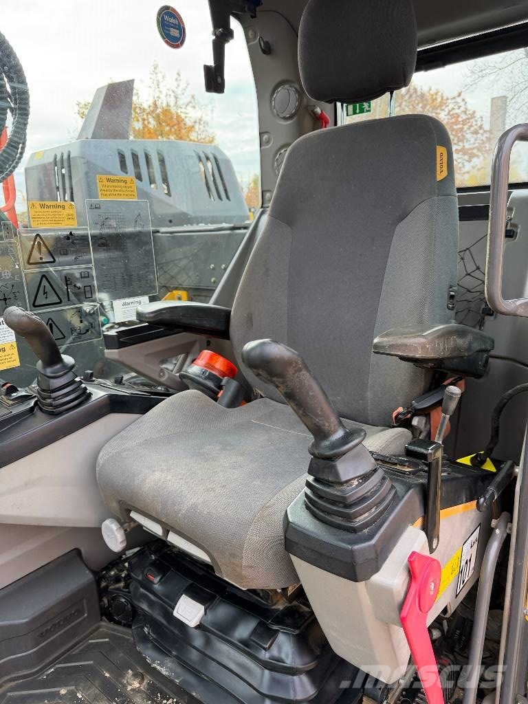 Volvo ECR 235 E Roomikekskavaatorid