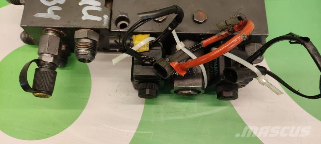 Hydraulikblock 946290 Renault 180.94 TZ 液压