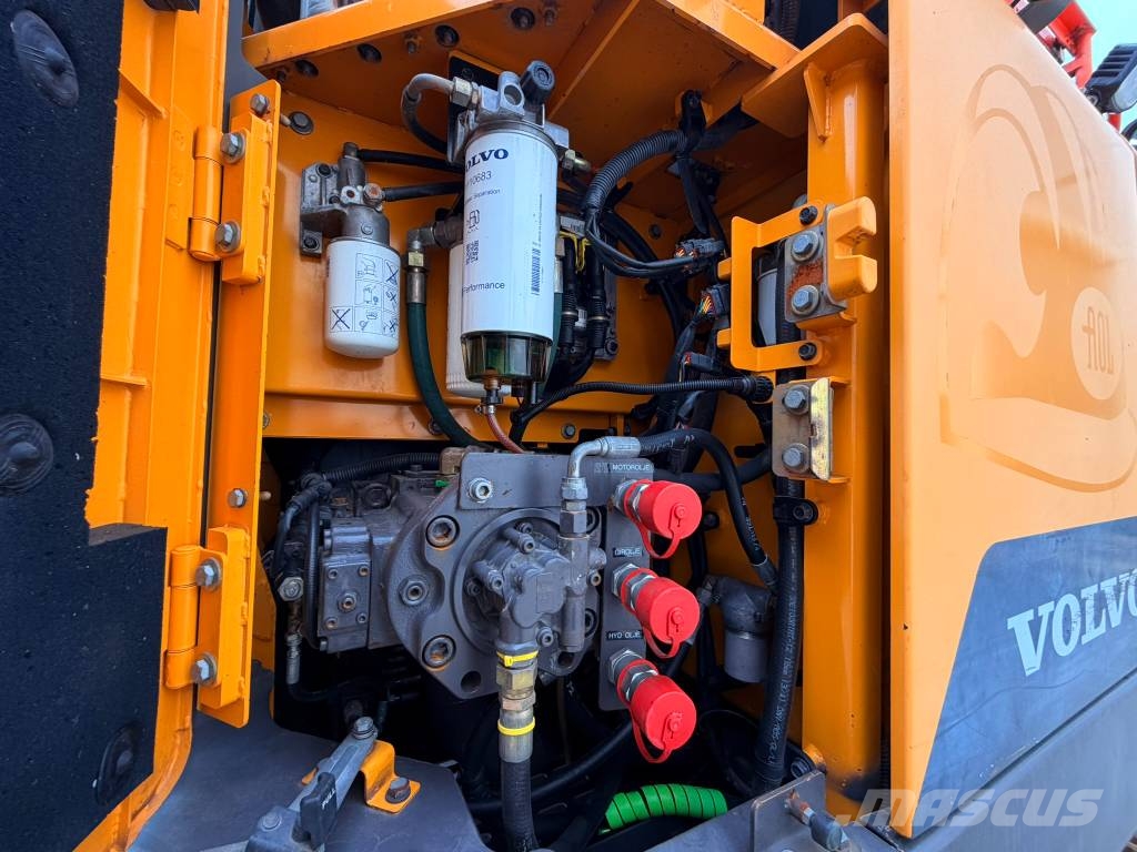 Volvo ECR 235 E Telakaivukoneet