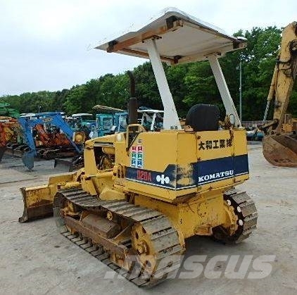 Komatsu D 20 A-6 Buldooserid