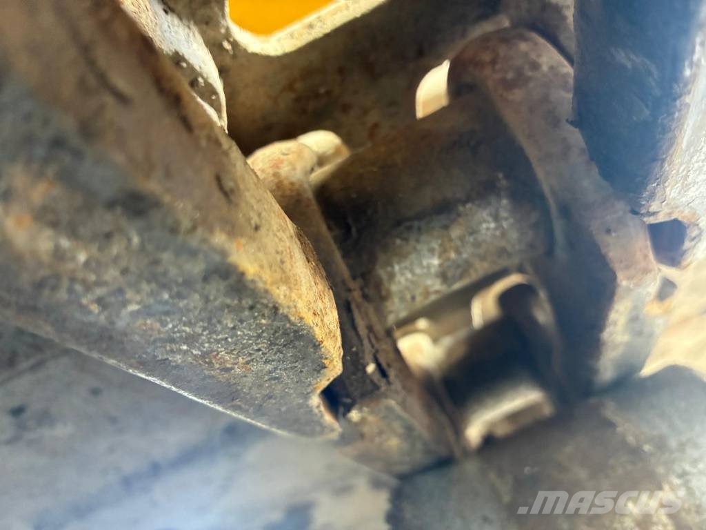 Komatsu PC 138 US-11 大型油圧ショベル12t以上（パワーショベル・ユンボ）