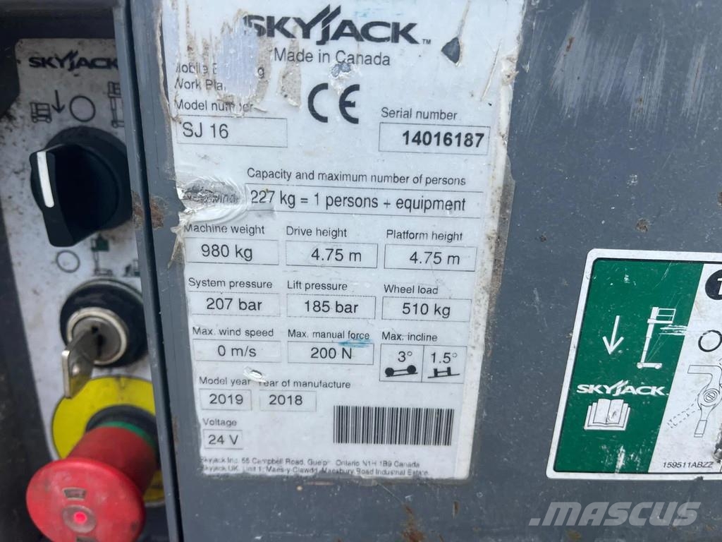 SkyJack SJ16 SJ16 Nacelles télescopiques