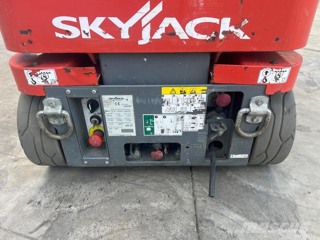 SkyJack SJ16 SJ16 Nacelles télescopiques