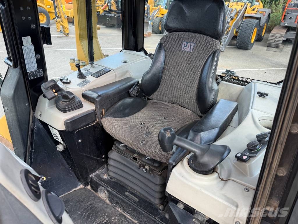 CAT D 6 N LGP (GPS) Kāpurķēžu buldozeri