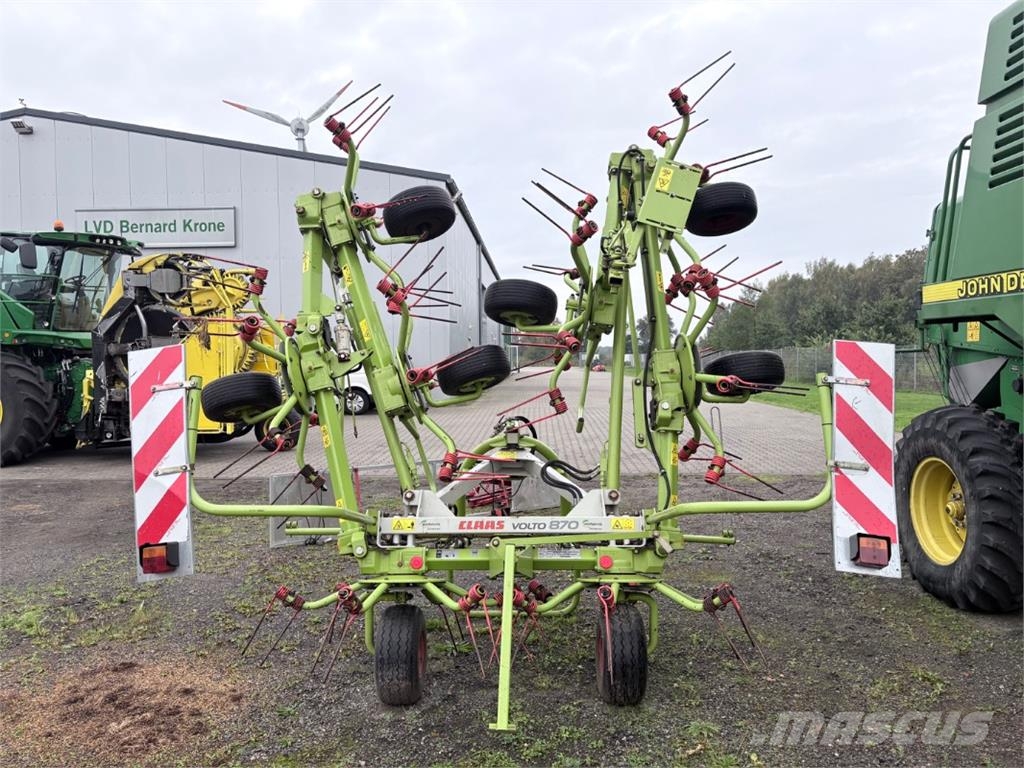 CLAAS Volto 870 Граблі і сінозворушувачі