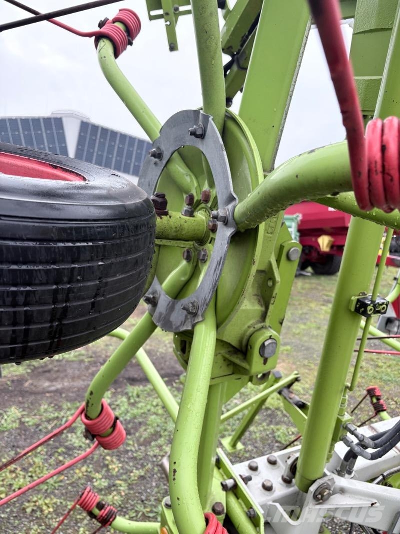 CLAAS Volto 870 Граблі і сінозворушувачі