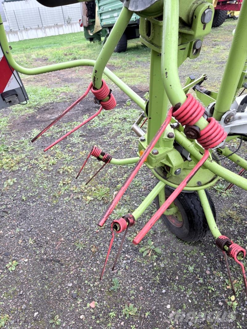 CLAAS Volto 870 Граблі і сінозворушувачі