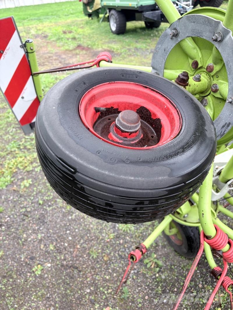 CLAAS Volto 870 Граблі і сінозворушувачі