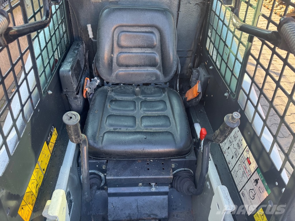 Bobcat S70 Skid steer mini nakladalci