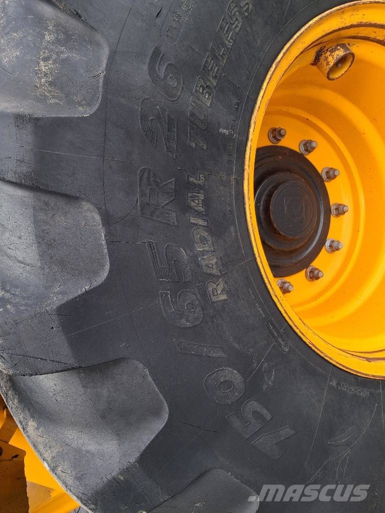 JCB 435 S Kolesni nakladalci