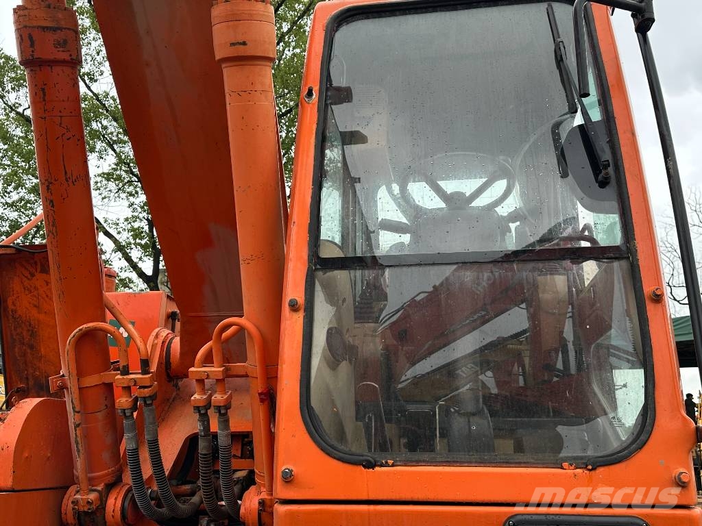 Doosan DH 210 W-7 Rare in‑stock Pelle sur pneus
