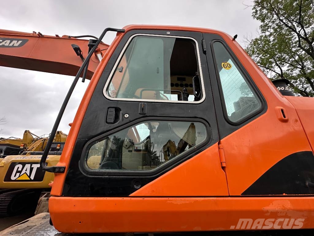 Doosan DH 210 W-7 Rare in‑stock Pelle sur pneus