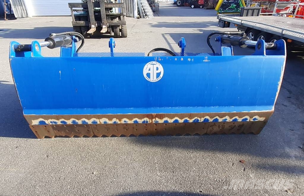 AP Machinebouw NP 2400PP Priključci za prednji utovarivač