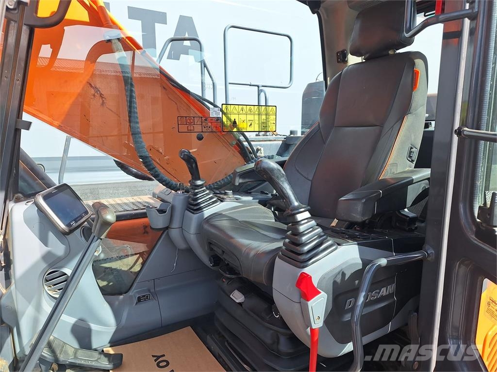 Doosan DX225LC-7 Excavadoras sobre orugas