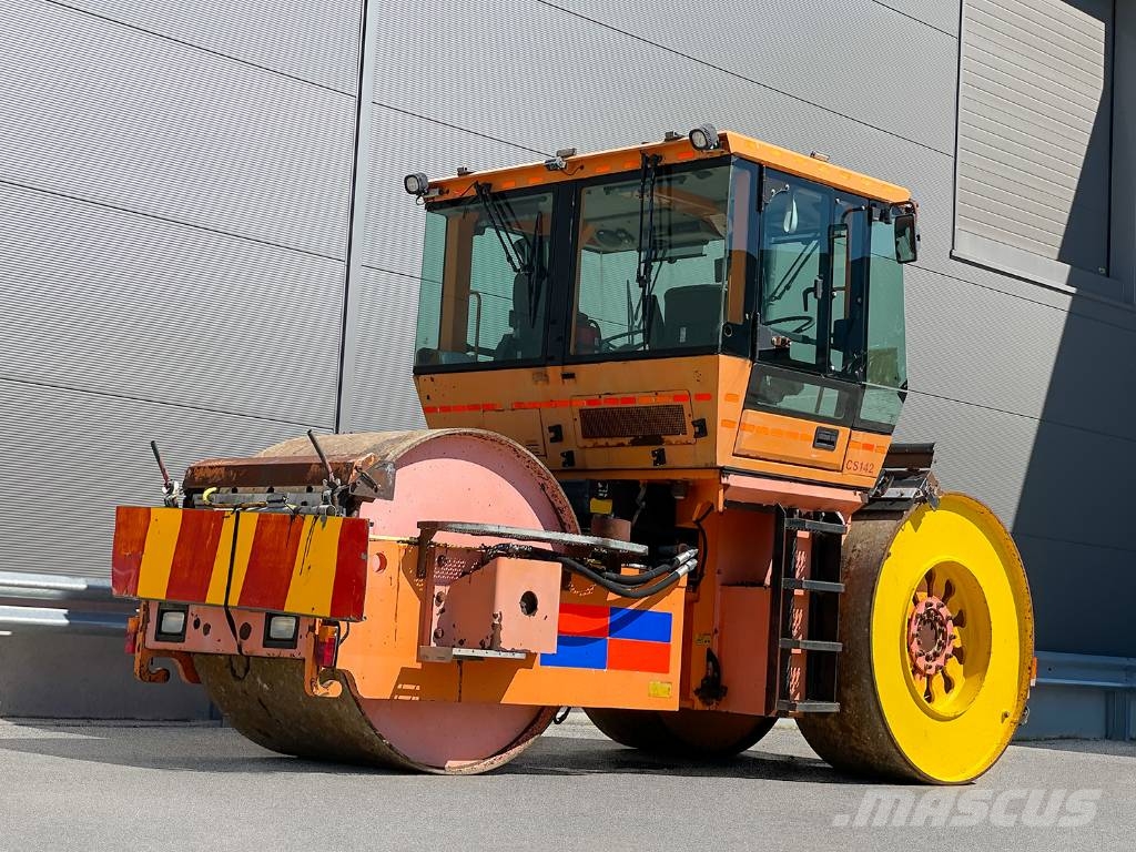 Dynapac CS142 مداحل ثنائية الاسطوانة