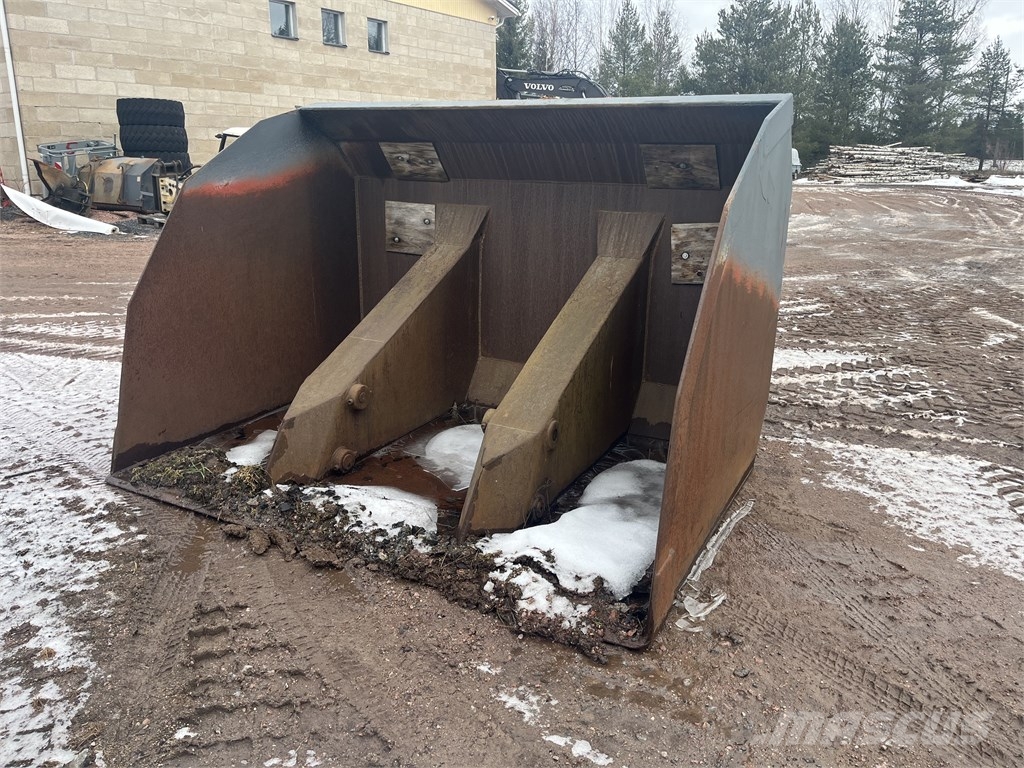 Kärkikippikauha 5.3m3 Buckets