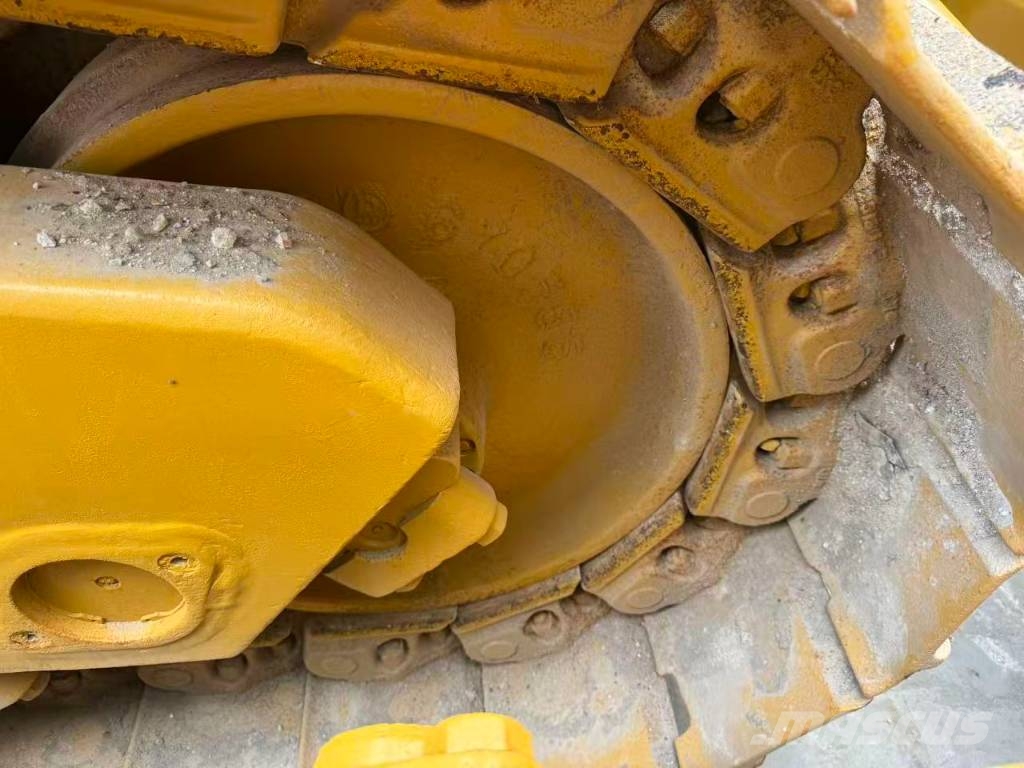 CAT D8R Kāpurķēžu buldozeri