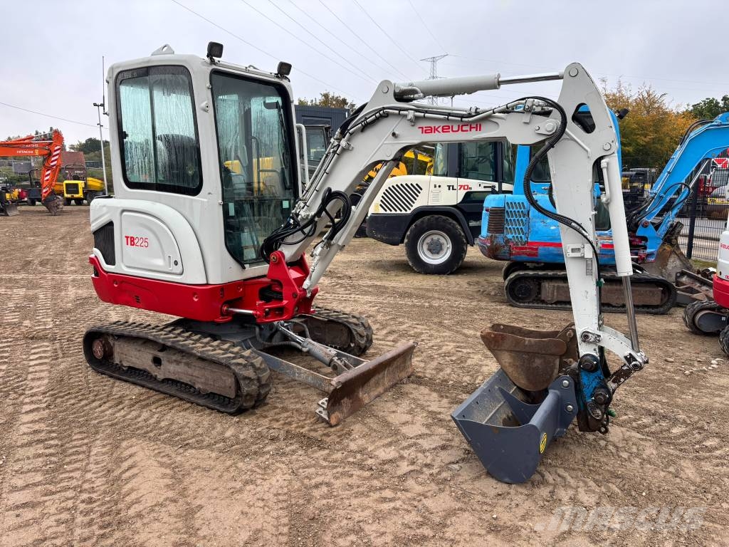 Takeuchi TB225 Minigraafmachines < 7t