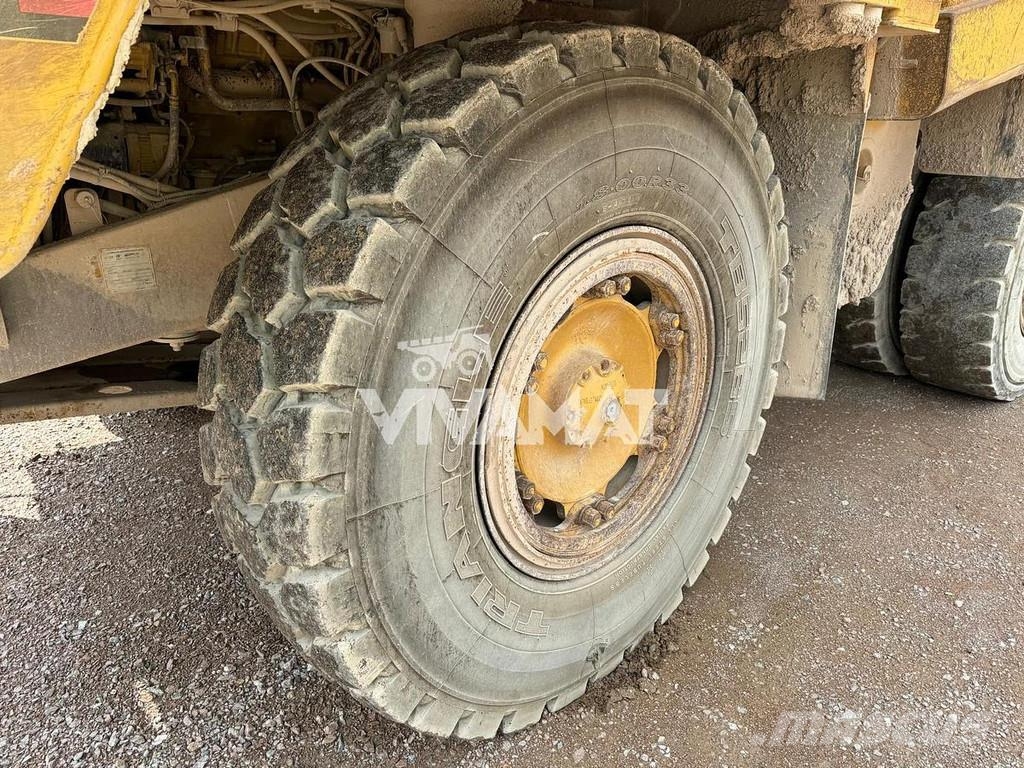 CAT 771D Rigid dump trucks