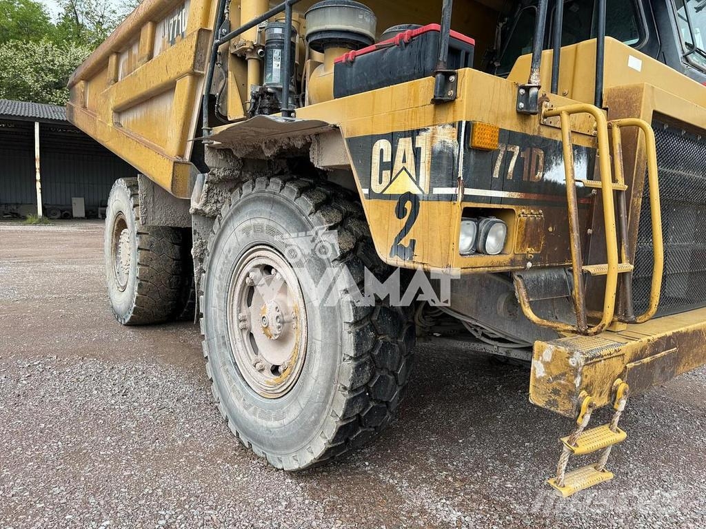 CAT 771D Rigid dump trucks