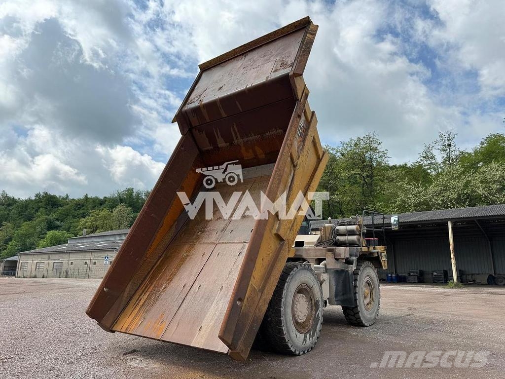 CAT 771D Rigid dump trucks