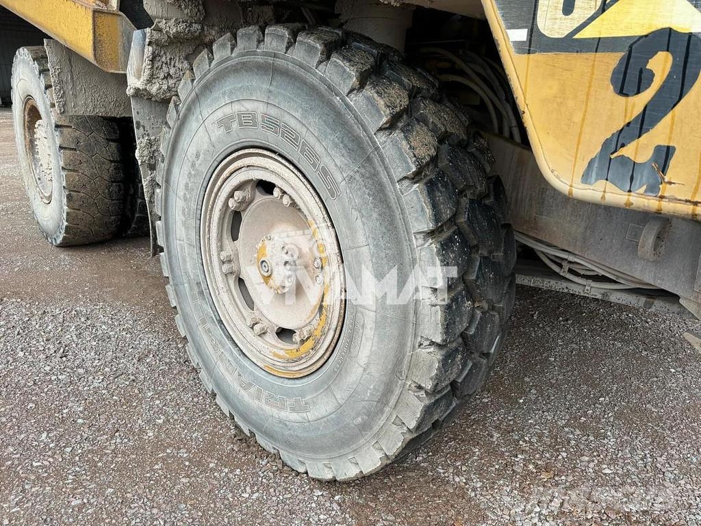 CAT 771D Rigid dump trucks