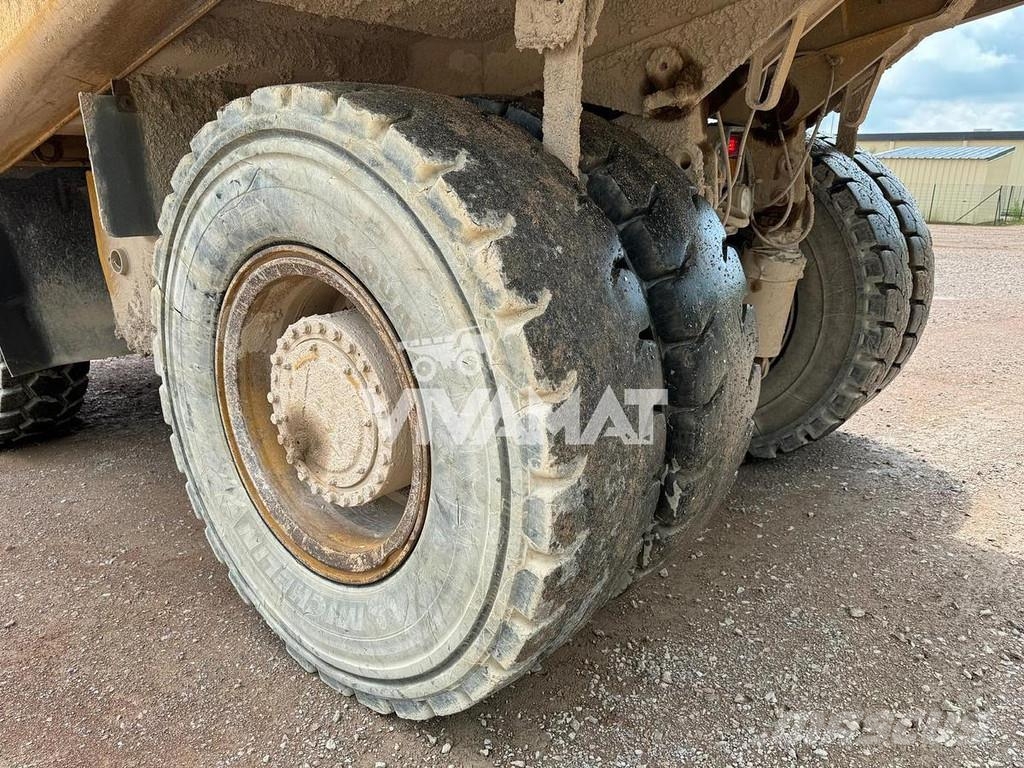 CAT 771D Rigid dump trucks