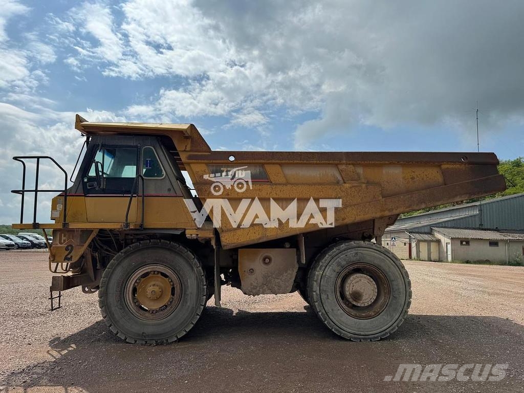 CAT 771D Rigid dump trucks