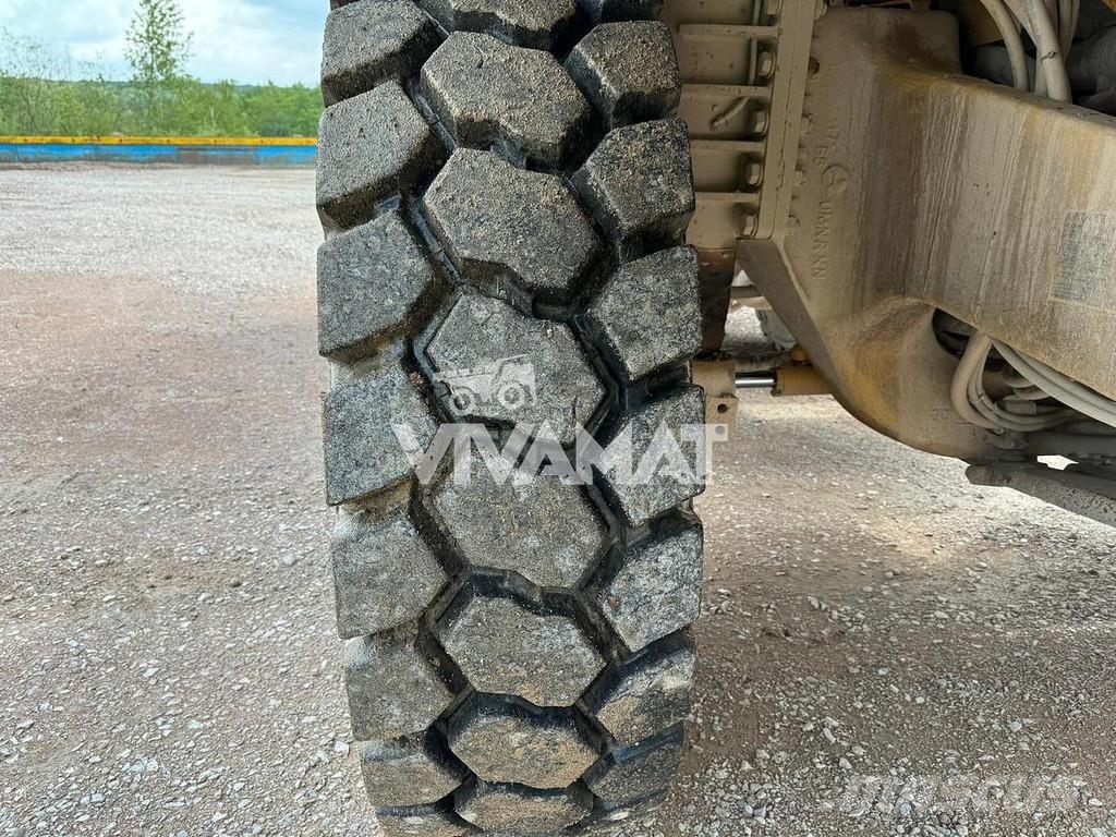 CAT 771D Rigid dump trucks