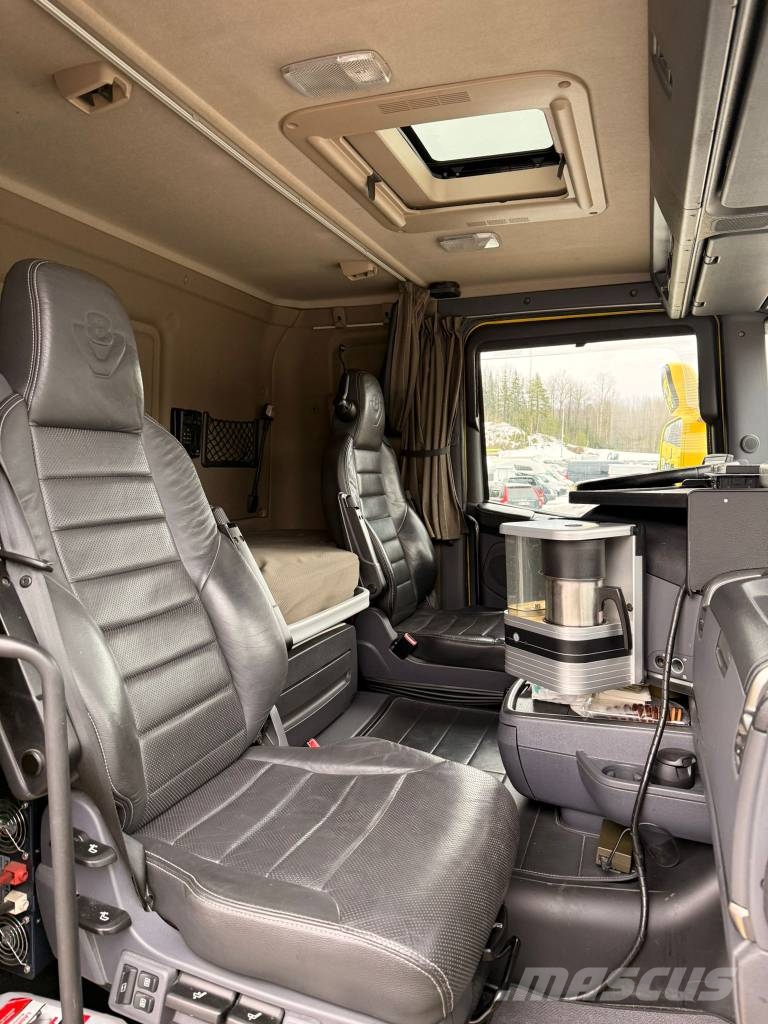 Scania R 730 with out trailer Biltransportere