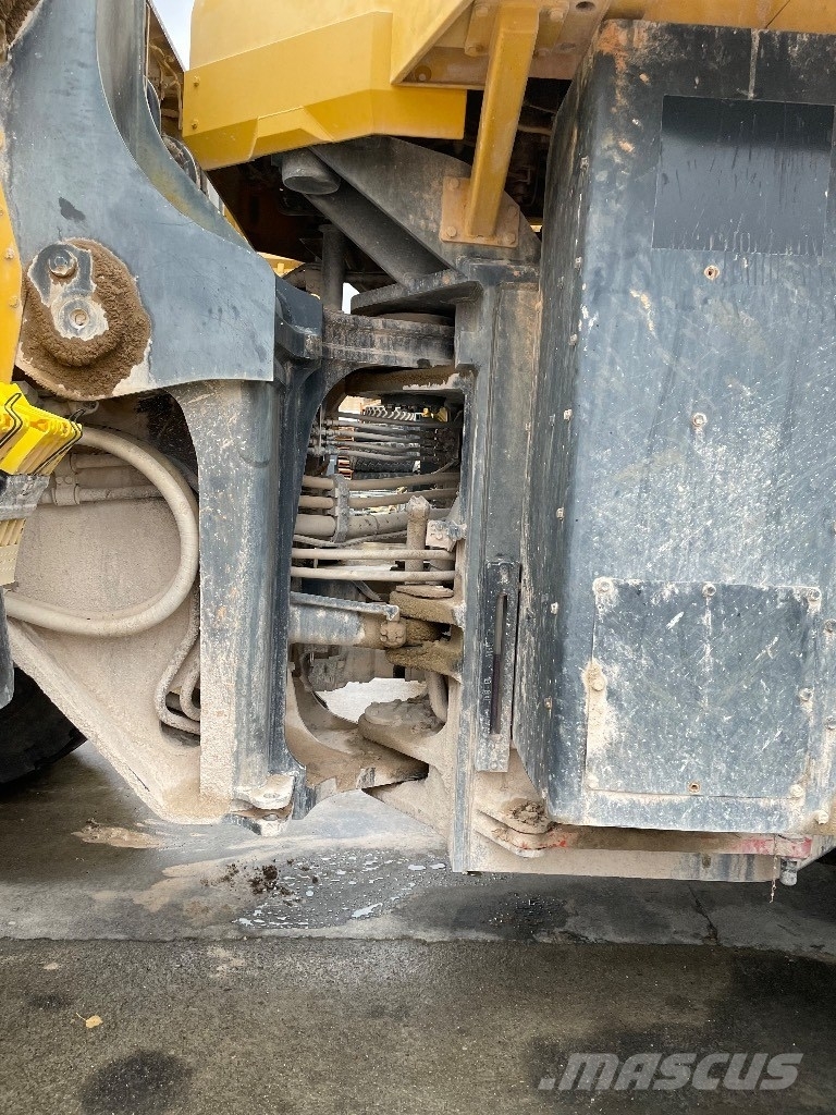 Komatsu Wa600-6 Rataslaadurid