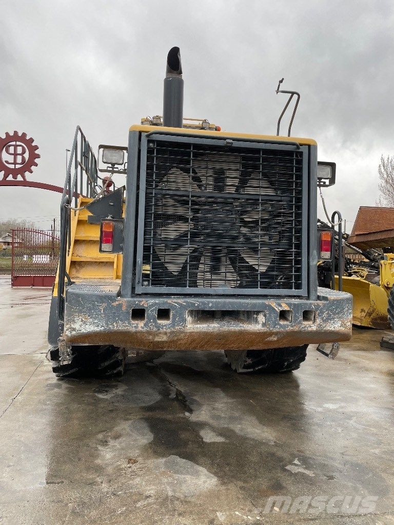 Komatsu Wa600-6 Rataslaadurid