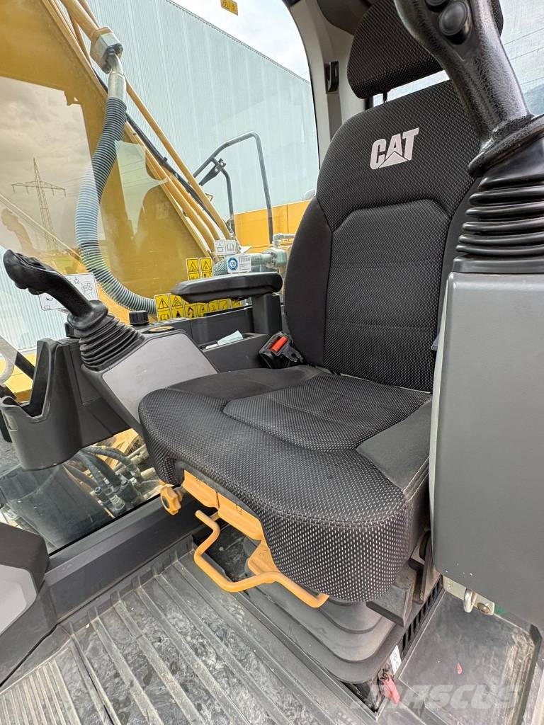 CAT 320 Rupsgraafmachines